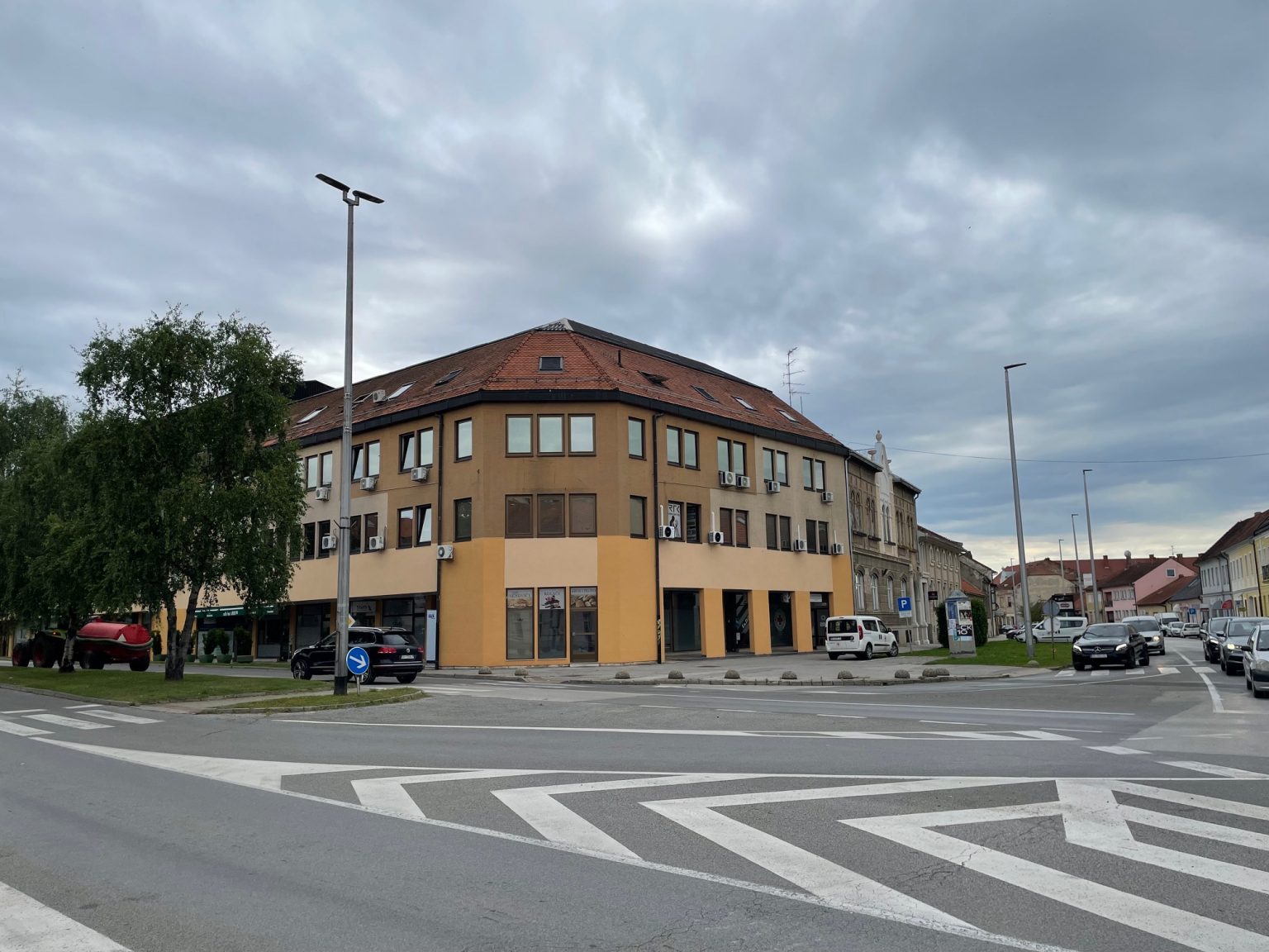 Uklonjeni grafiti sa pročelja bivše zgrade Međimurjepleta u Čakovcu